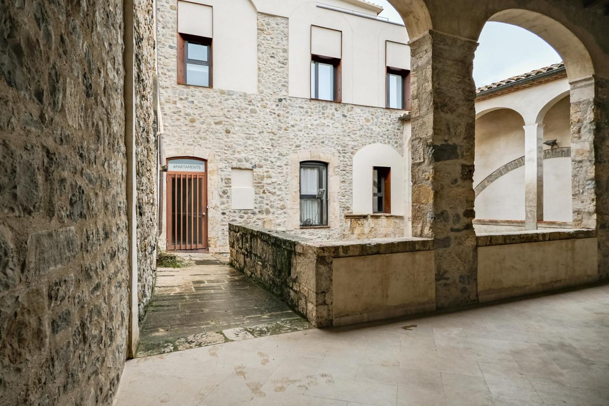 Can Cintet 1 Apartamento En La Plaza De Besalú Dış mekan fotoğraf